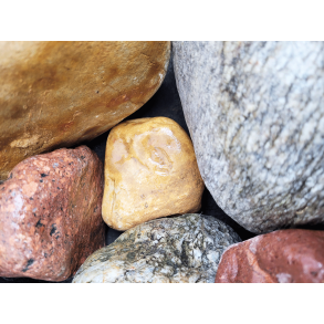 Mcdonald lake boulders pr kg.