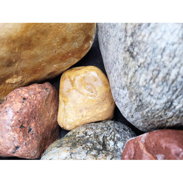 Mcdonald lake boulders pr kg.